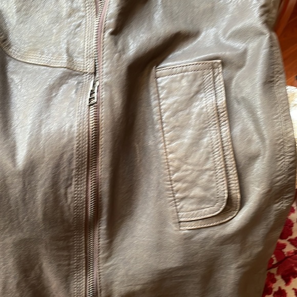 Beautiful lether long vest with fur hoodie - Picture 4 of 5